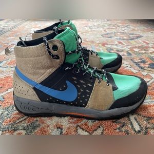 Nike ACG Boots, men’s size 9